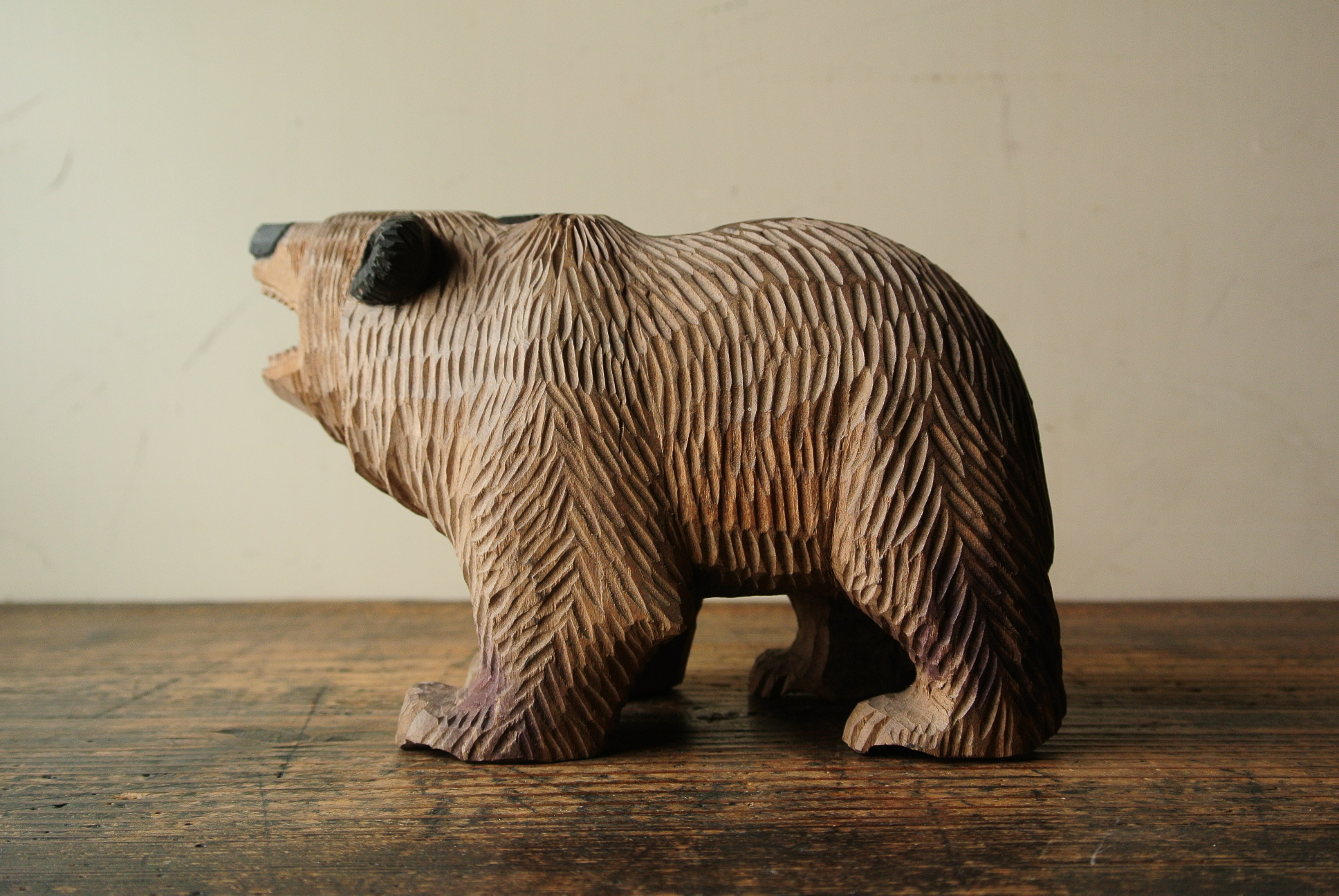 八雲の木彫り熊「吠熊」 - アンティーク雑貨・古道具の札幌