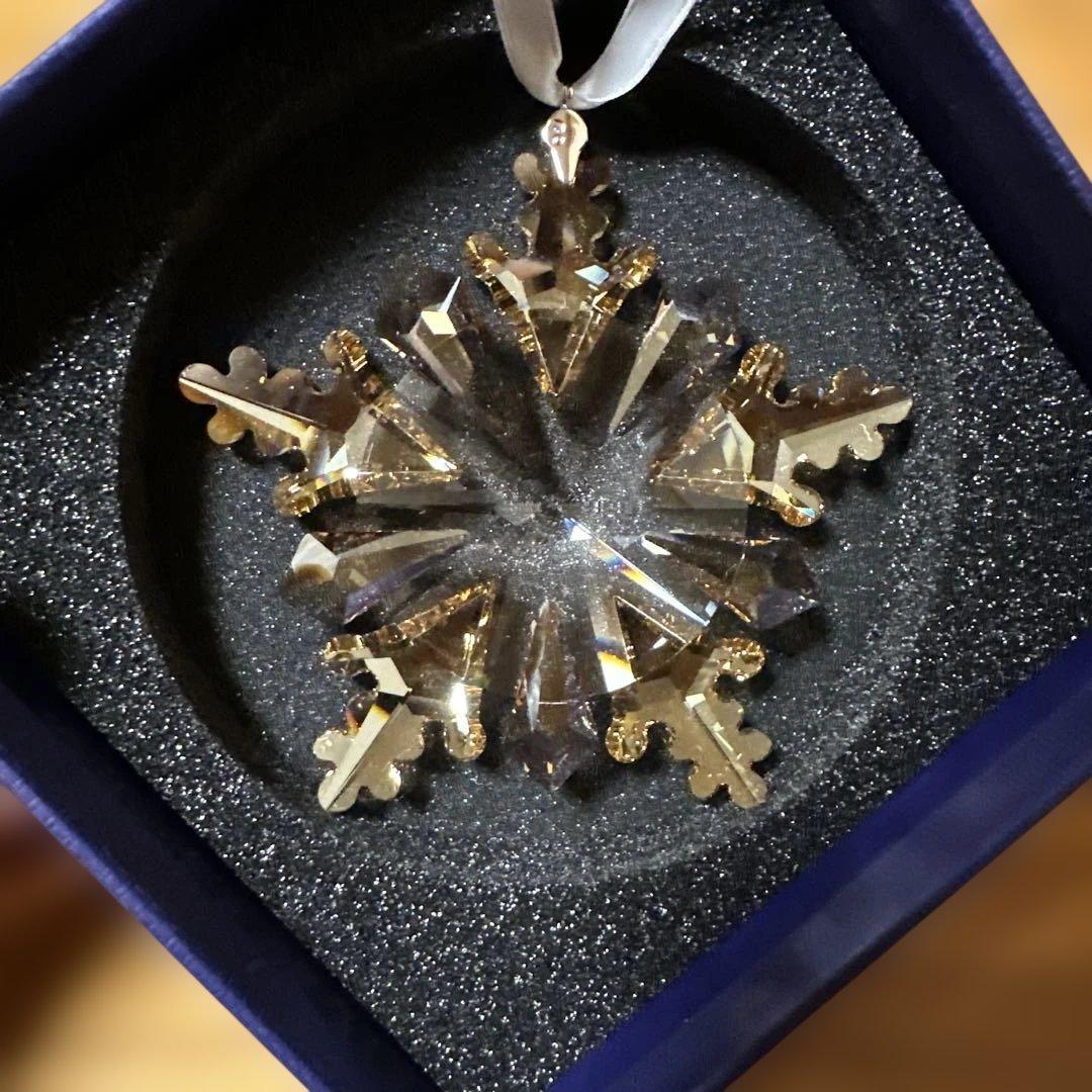 Swarovski 雪の結晶型オーナメント SWAROVSKI新品スワロフスキー雪の結晶スノーフレークオーナメント3個