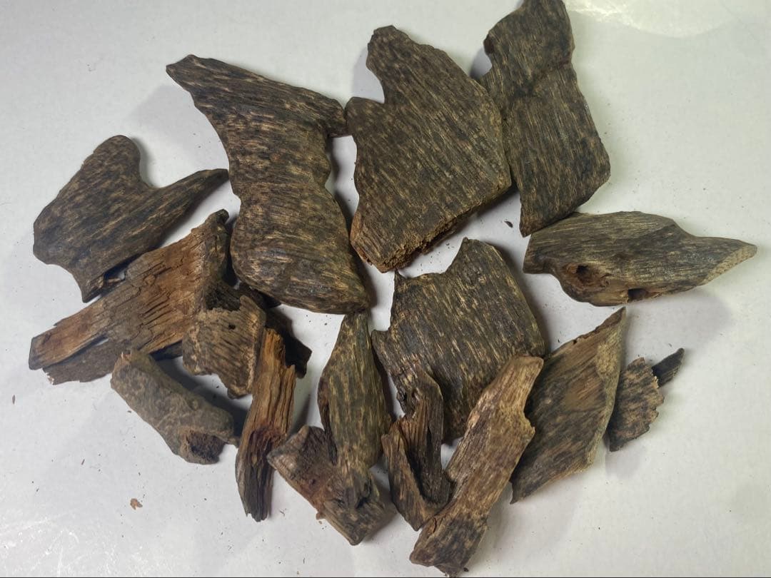 香木 お香用 茶色11gカンボジア産沈香 聞香用 沈香 伽羅 香道